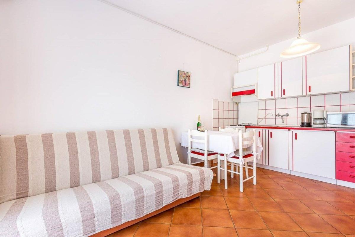 Apartments Dragica Valbandon Экстерьер фото