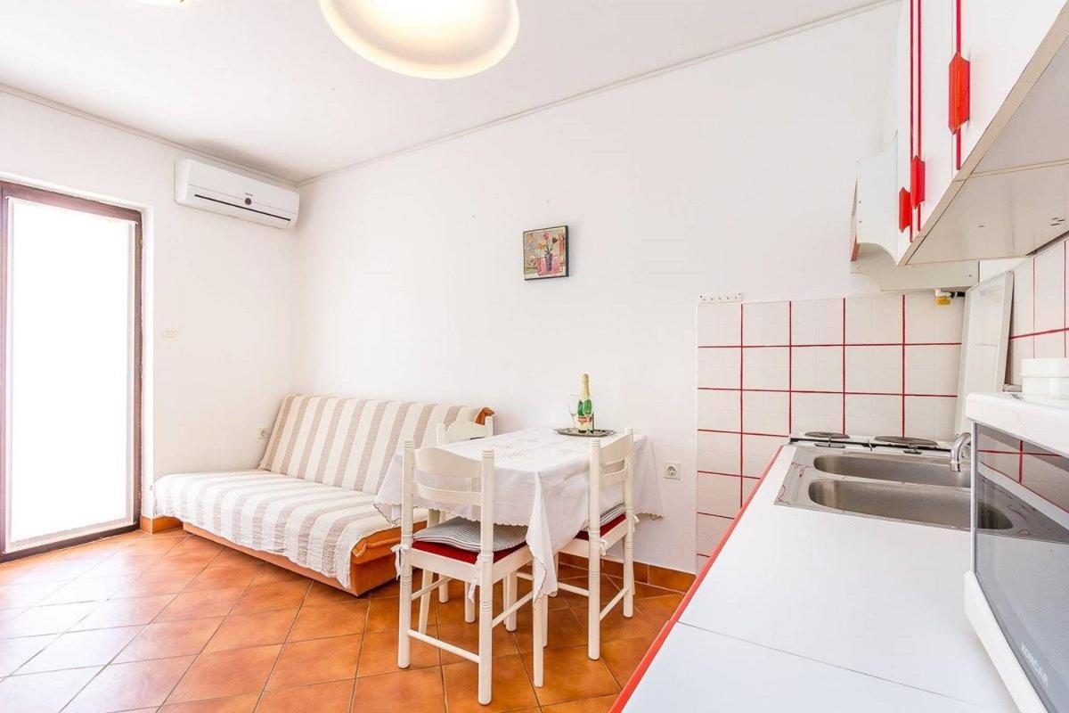Apartments Dragica Valbandon Экстерьер фото