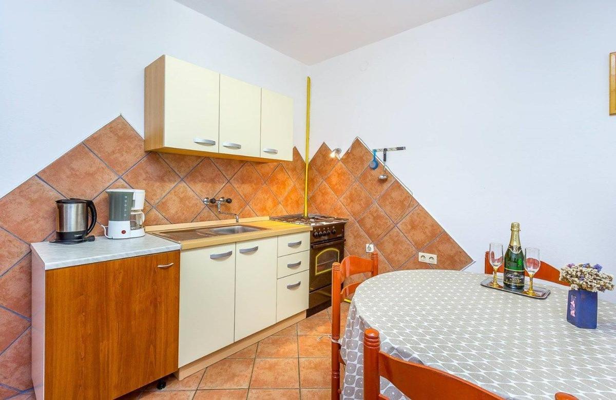 Apartments Dragica Valbandon Экстерьер фото