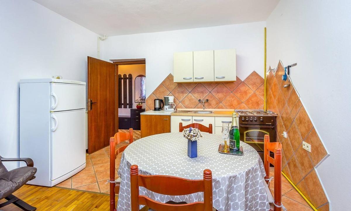 Apartments Dragica Valbandon Экстерьер фото