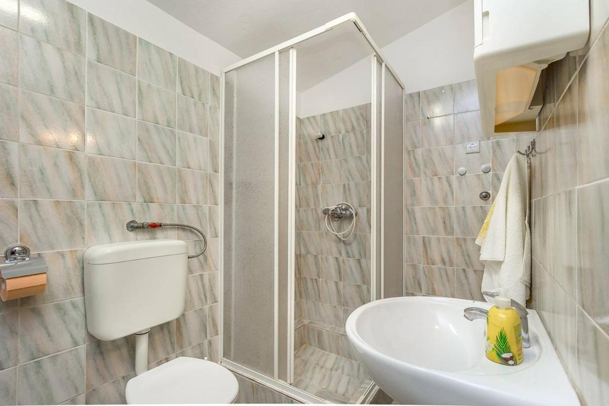 Apartments Dragica Valbandon Экстерьер фото