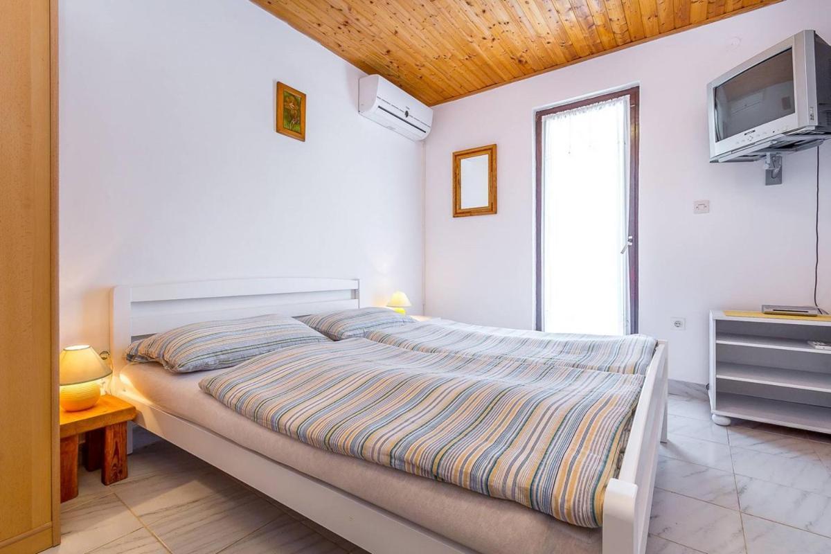 Apartments Dragica Valbandon Экстерьер фото