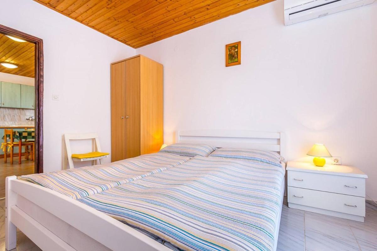 Apartments Dragica Valbandon Экстерьер фото