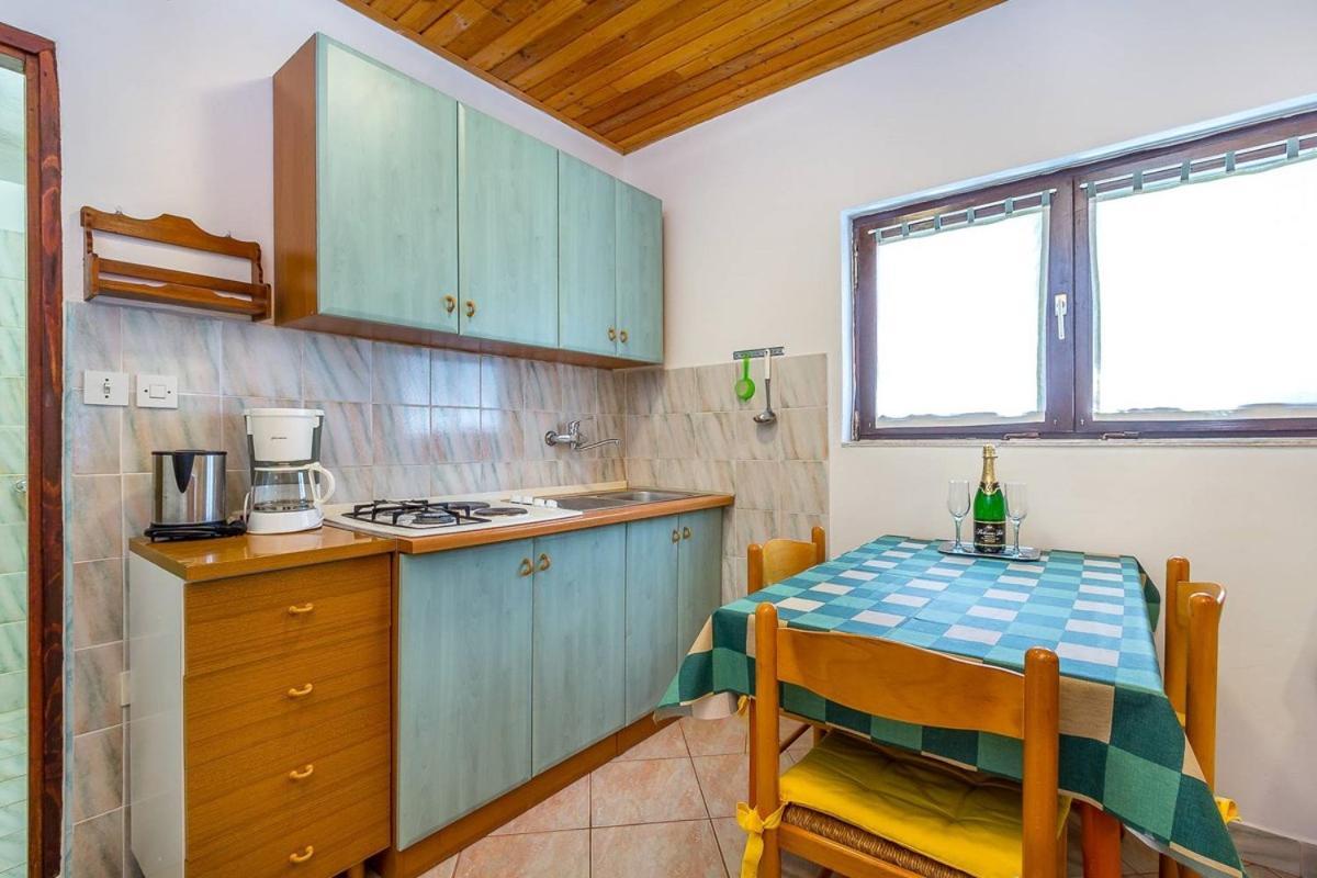 Apartments Dragica Valbandon Экстерьер фото